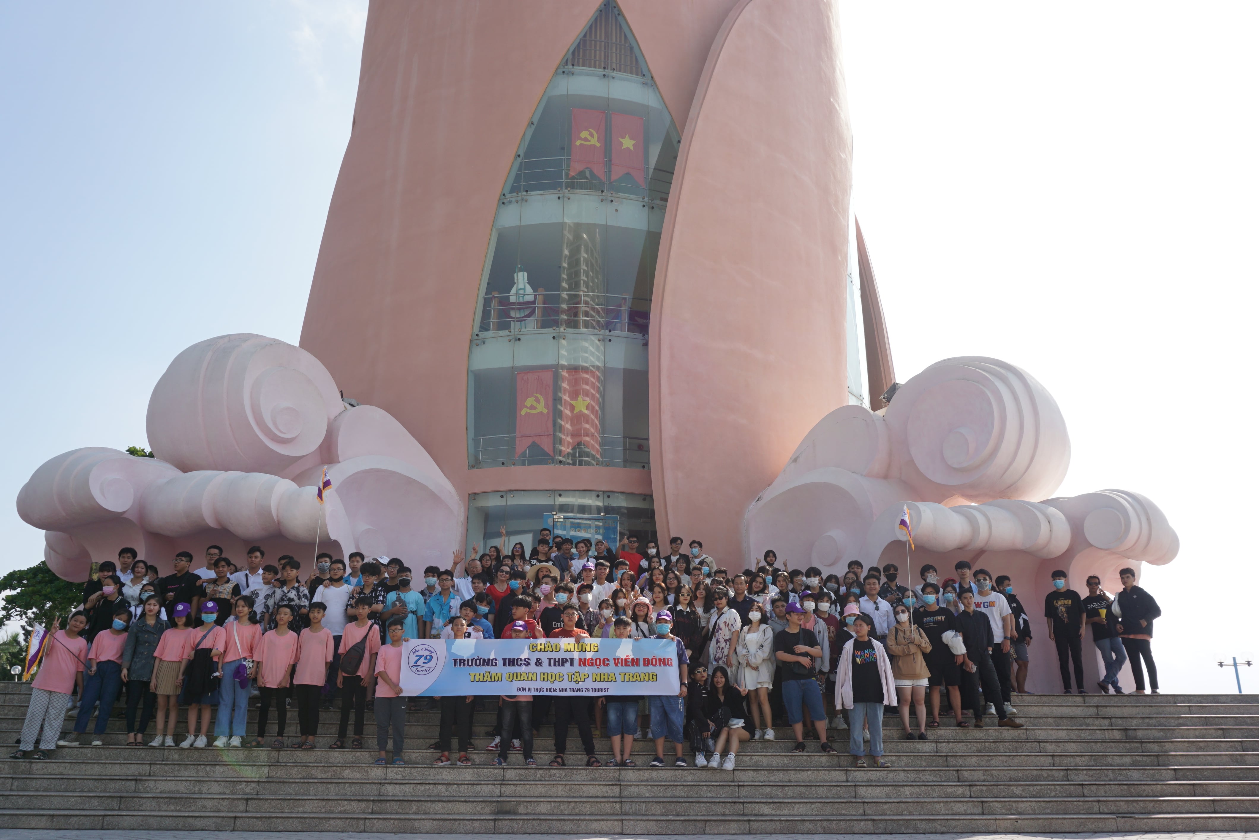Toàn trường THCS và THPT Ngọc Viễn Đông trong chuyến trải nghiệm thực tiễn tại Nha Trang năm học 2020 - 2021