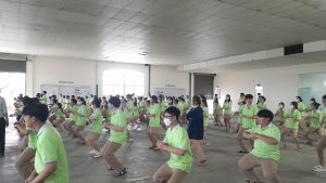 Tập thể dục giữa giờ của học sinh trường THCS và THPT Ngọc Viễn Đông